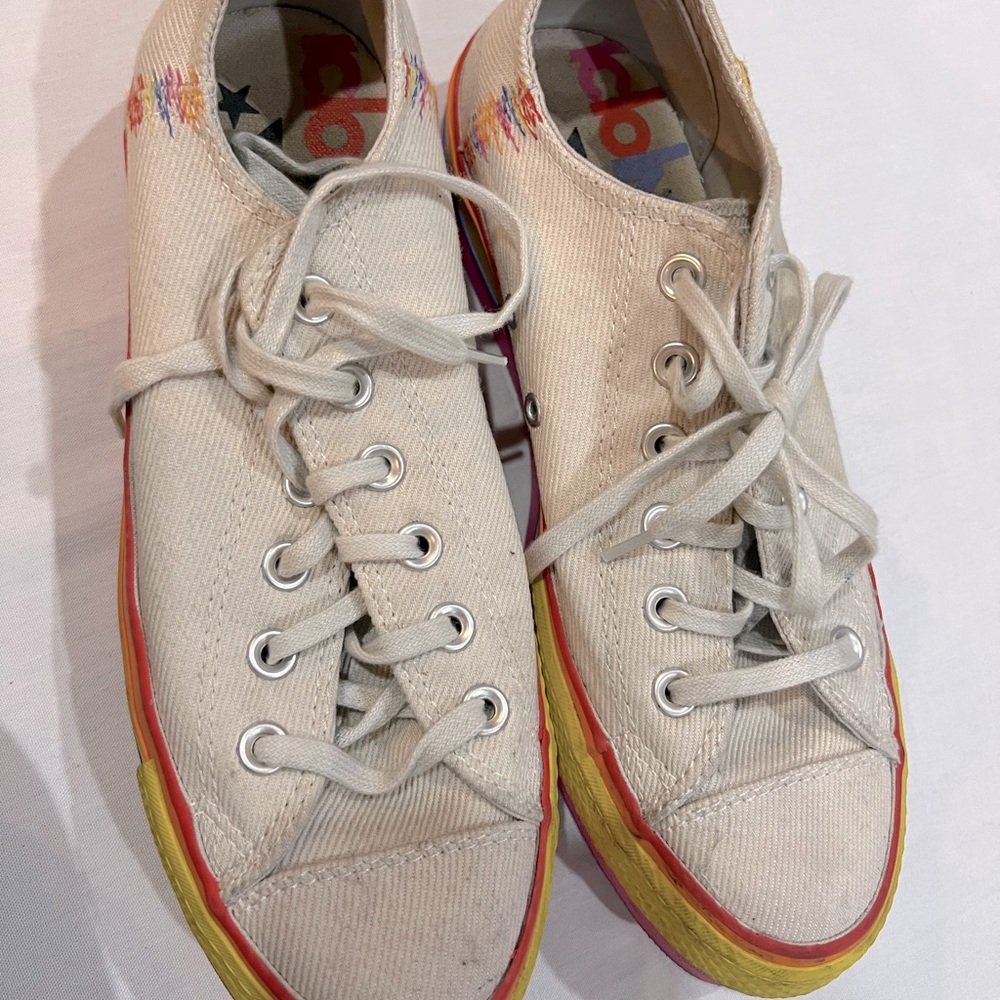 Chunky colorful low top converse!!